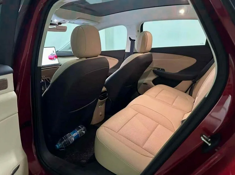 红旗天工 后面外观二