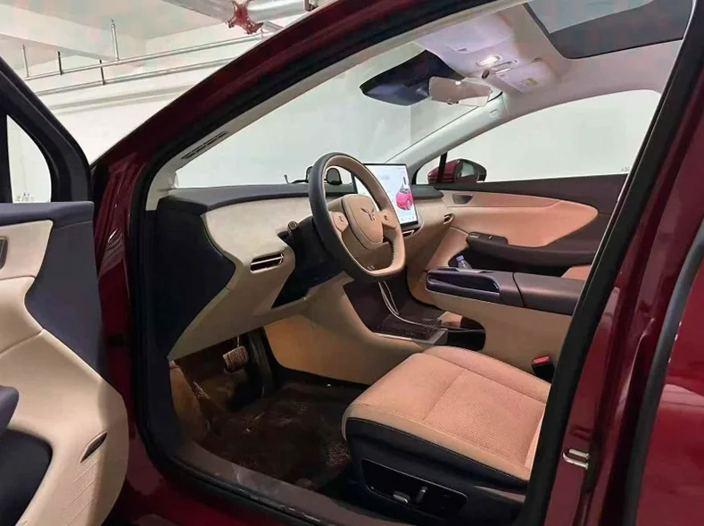 红旗天工 后面外观一