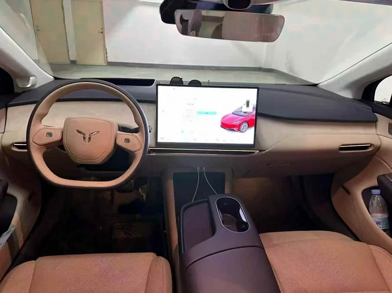 红旗天工 后面外观三