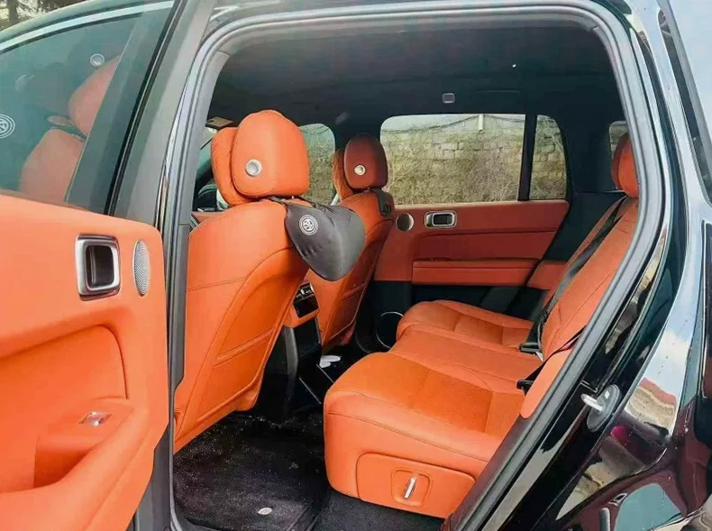 理想L8 后面外观一