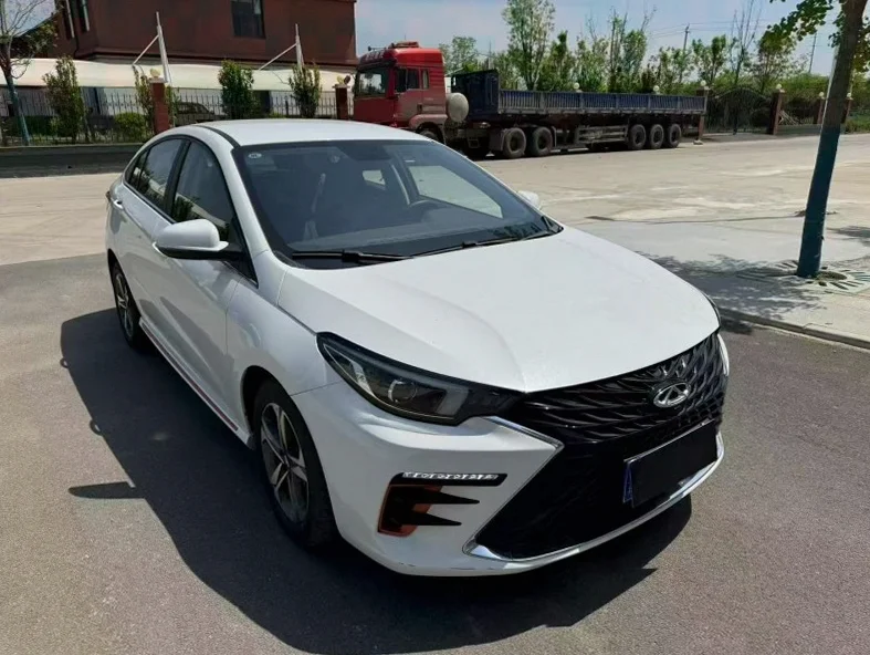 奇瑞艾瑞泽 正面外观二