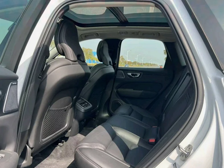 沃尔沃XC60 驾驶室