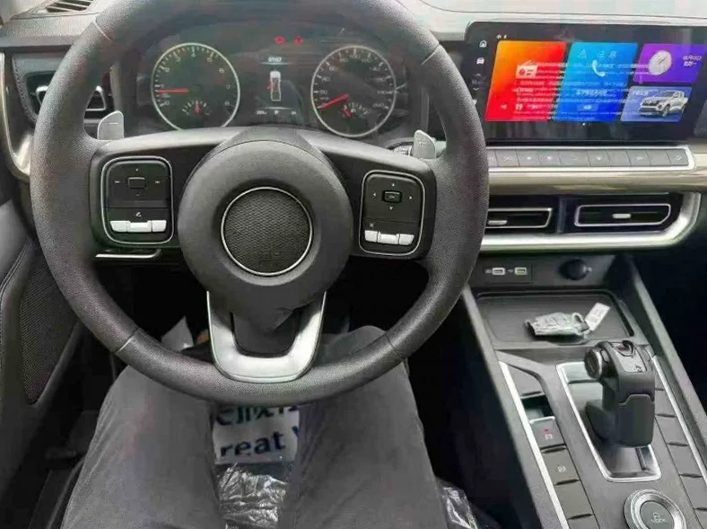 长城汽车炮 后面外观二