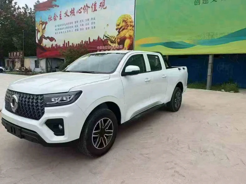 长城汽车炮 正面外观二