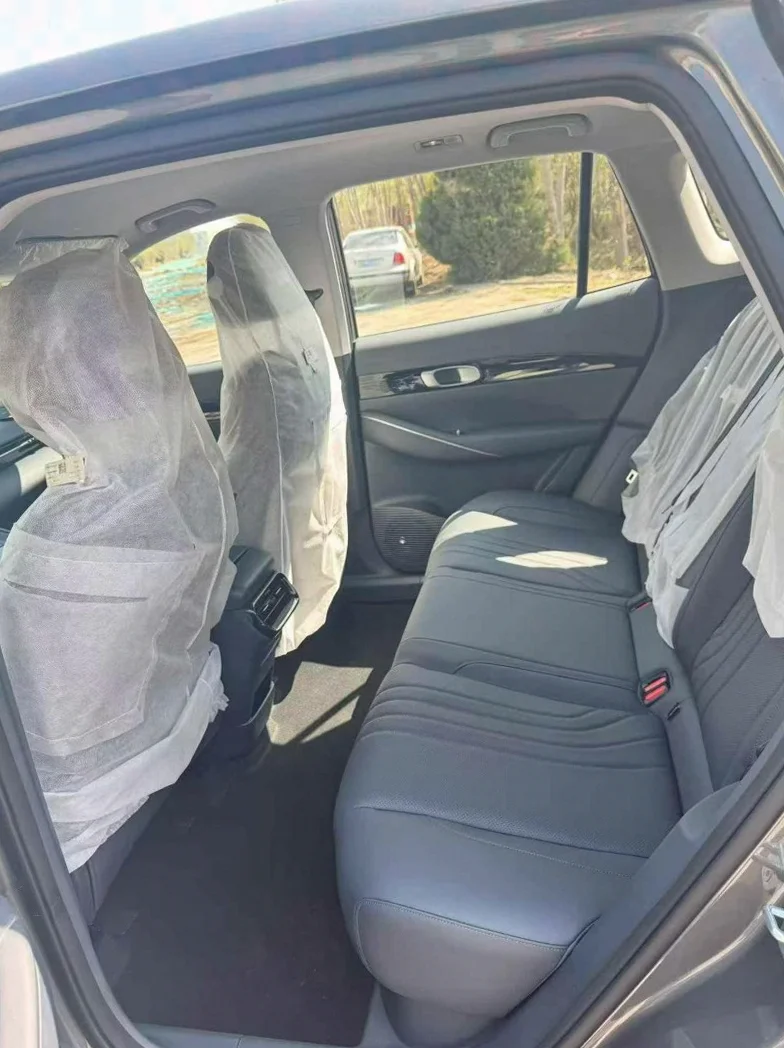 吉利银河 正面外观三