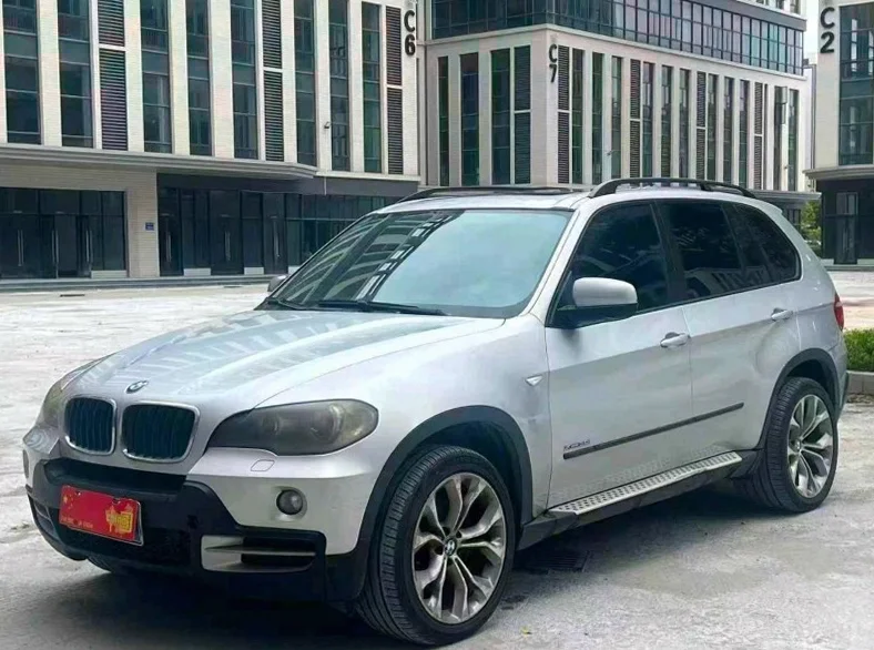 宝马X5 正面外观二