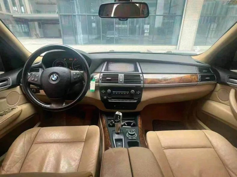 宝马X5 内饰后排