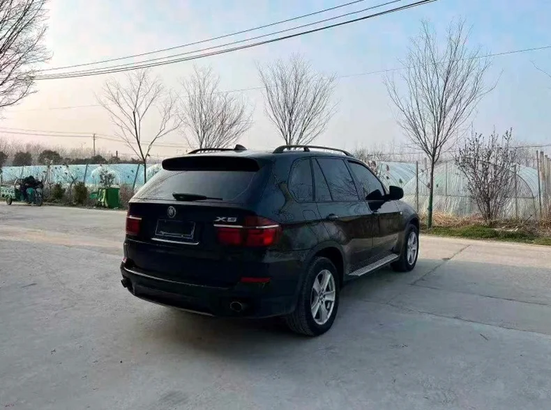 宝马X5 后面外观一