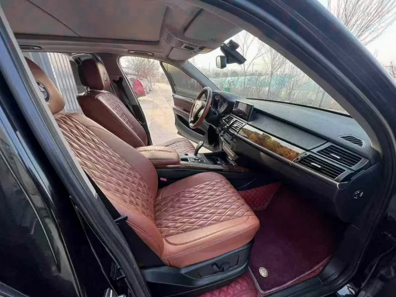 宝马X5 内饰后排