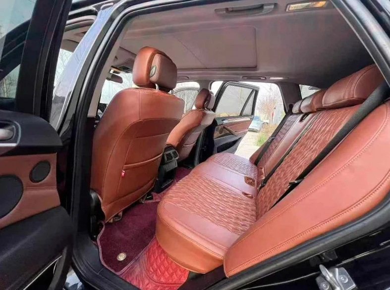 宝马X5 后面外观三