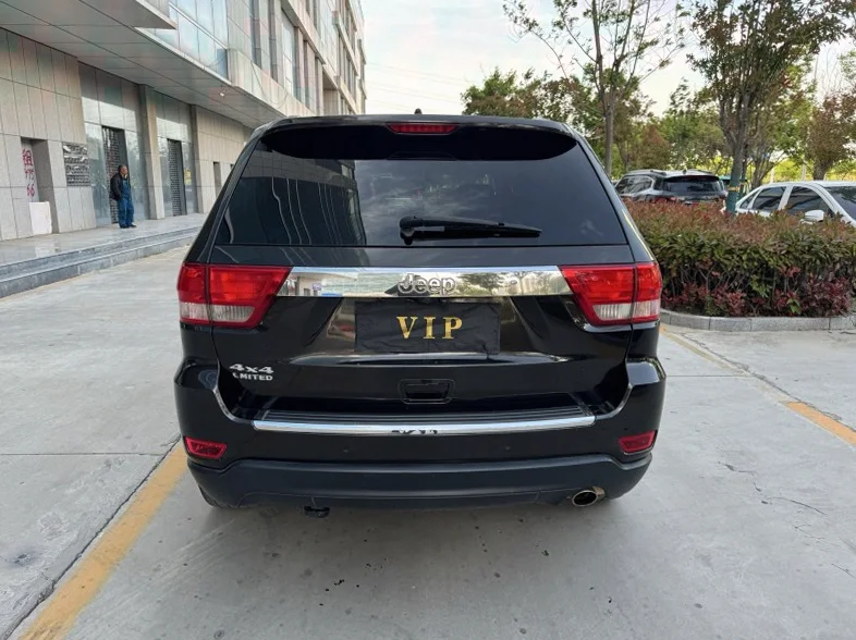 Jeep大切诺基 驾驶室