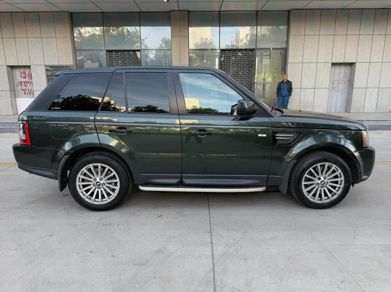 路虎揽胜运动 后面外观一