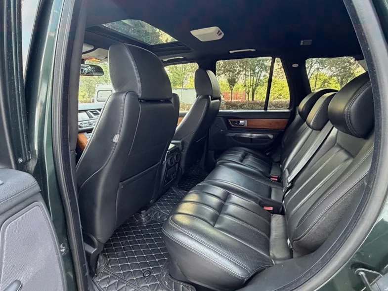 路虎揽胜运动 内饰前排