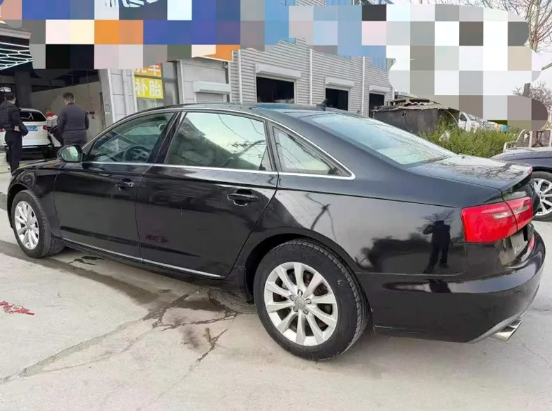 奥迪A6L 内饰后排