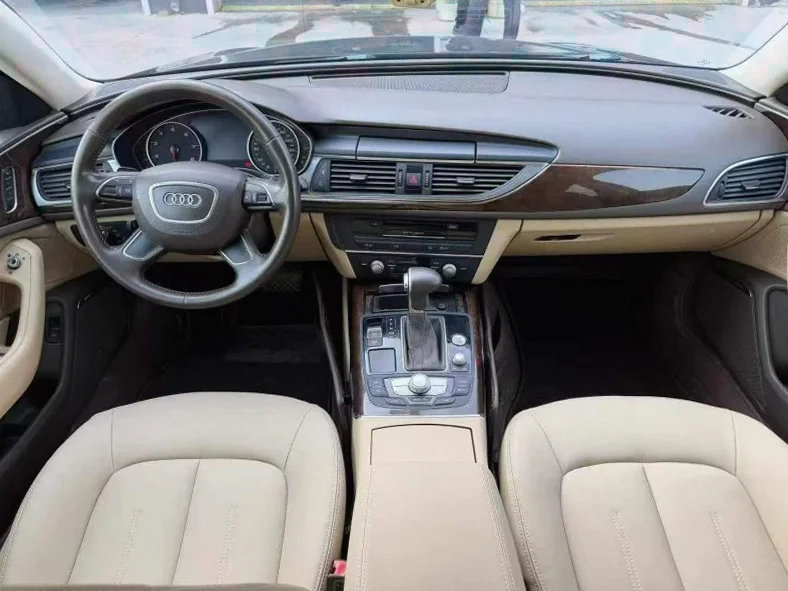 奥迪A6L 后面外观三