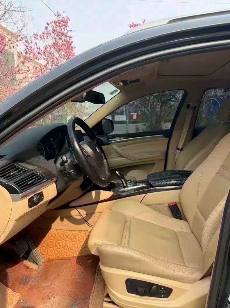 宝马X6 后面外观二