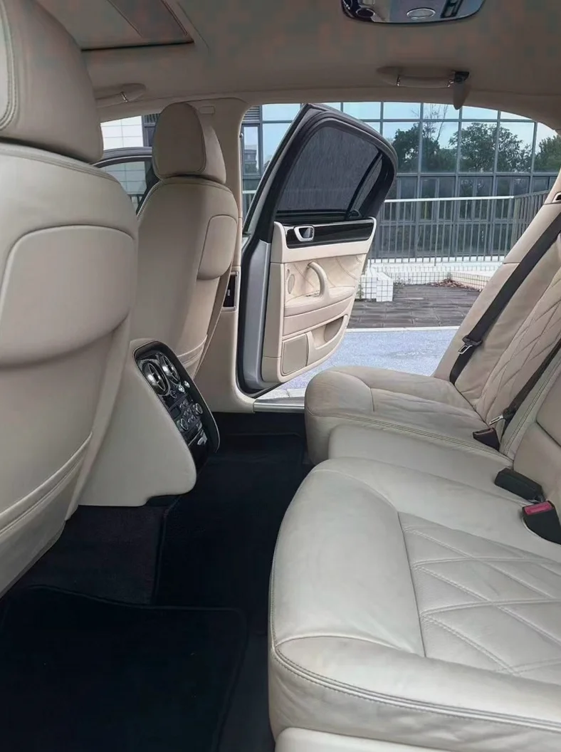 宾利飞驰 后面外观三