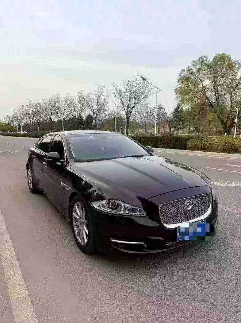 捷豹XJL 正面外观三