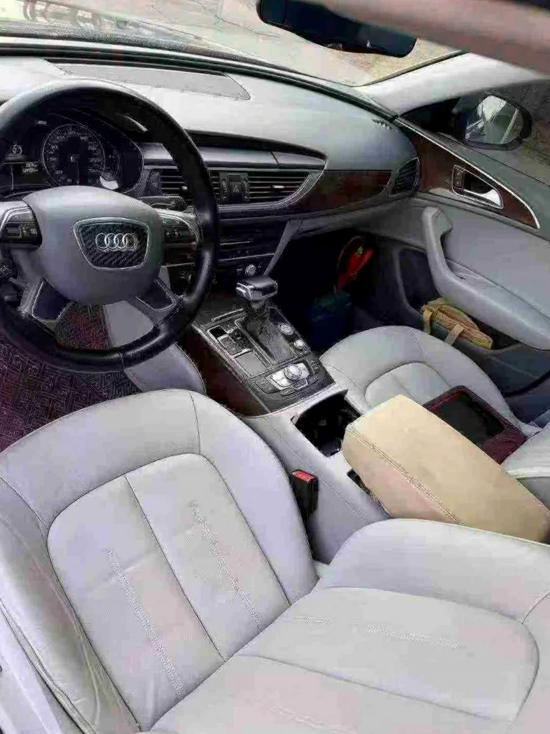 奥迪A6L 后面外观一