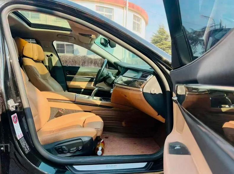 宝马7系 驾驶室