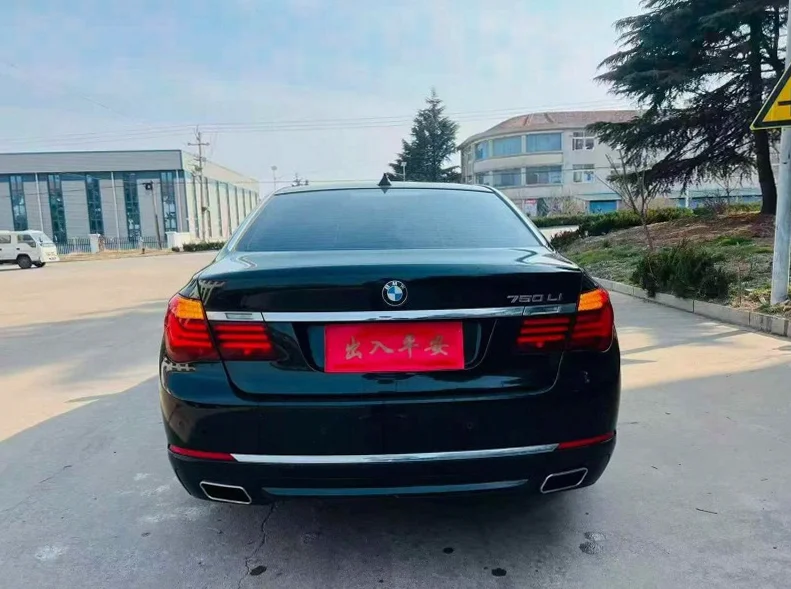 宝马7系 后面外观二