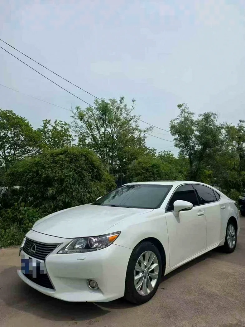 雷克萨斯ES 正面外观二