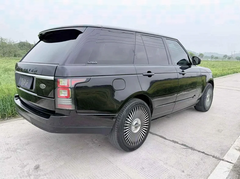 路虎揽胜行政 内饰前排