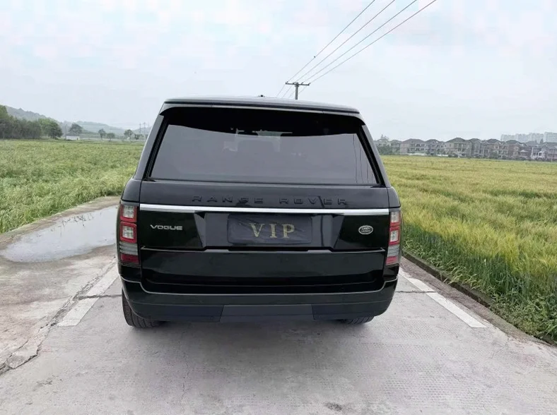 路虎揽胜行政 内饰后排