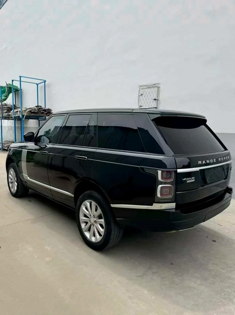 路虎揽胜行政 后面外观二