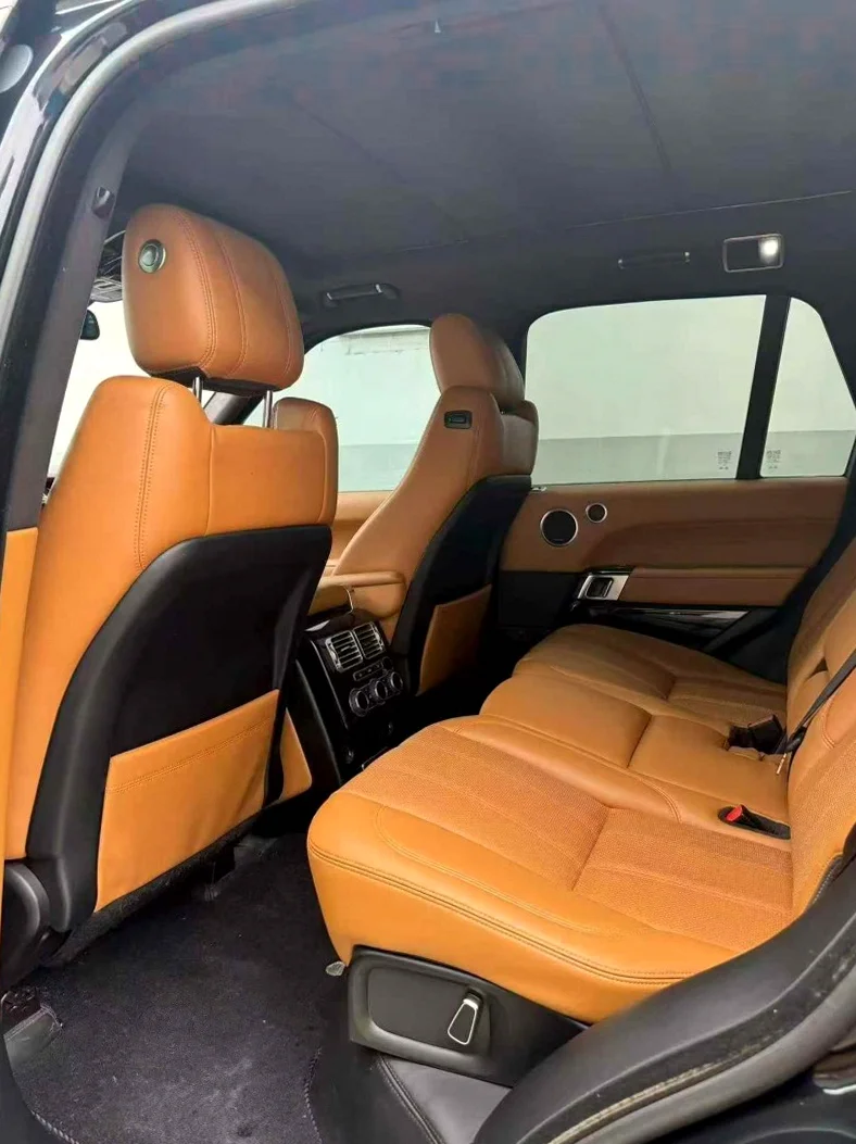 路虎揽胜行政 内饰前排