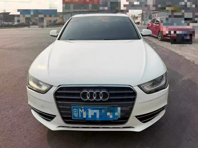 15年奥迪A4L 2.0T自动顶配