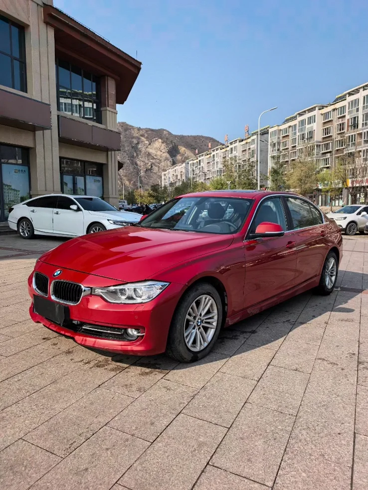 宝马3系 正面外观二