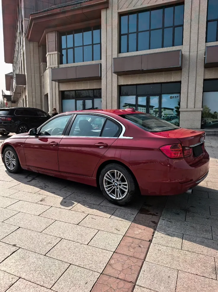 宝马3系 后面外观二