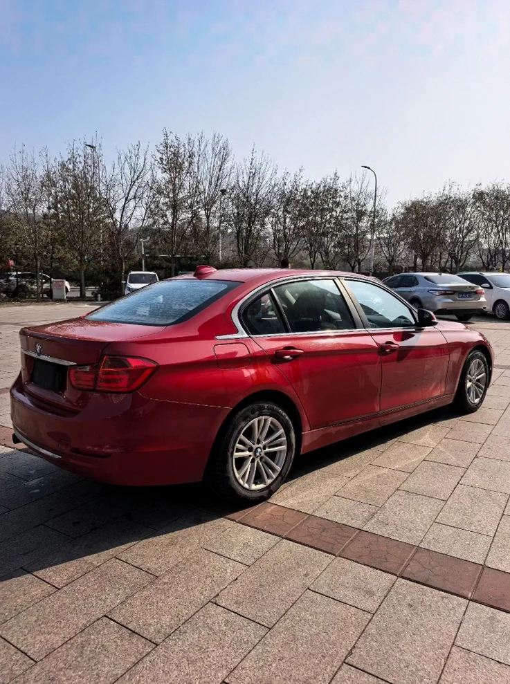 宝马3系 后面外观三