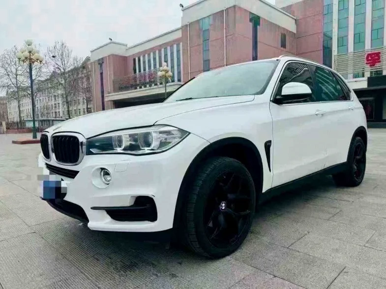 宝马X5 正面外观二