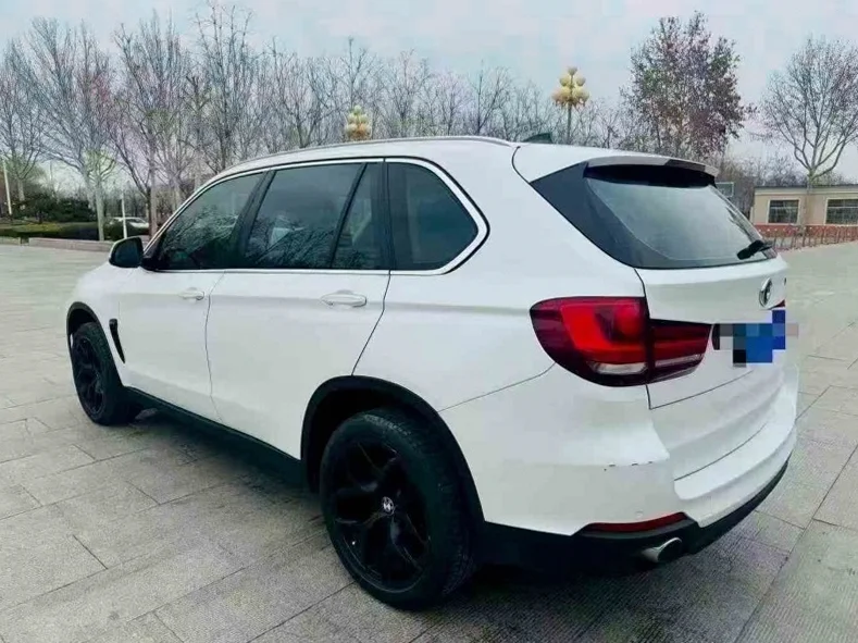 宝马X5 后面外观三