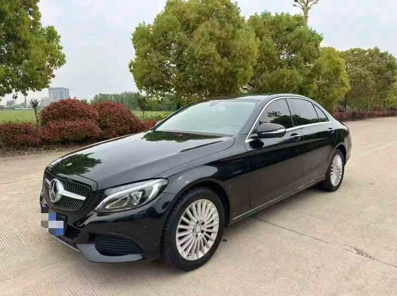 奔驰C 正面外观三