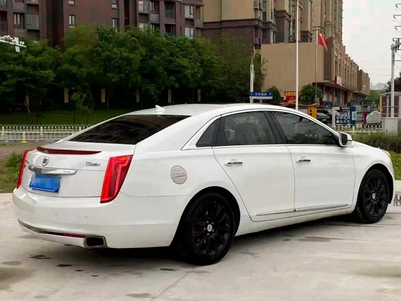 凯迪拉克XTS 内饰前排