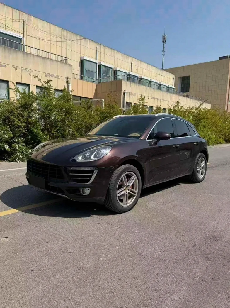 保时捷Macan 正面外观三