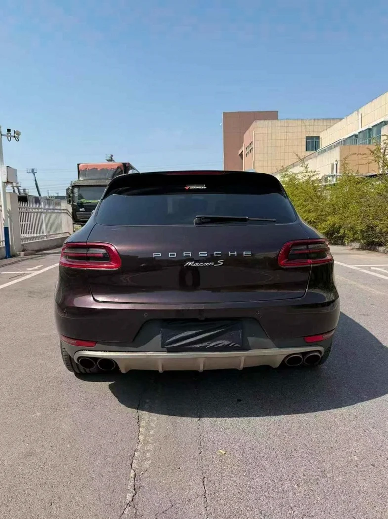 保时捷Macan 后面外观三