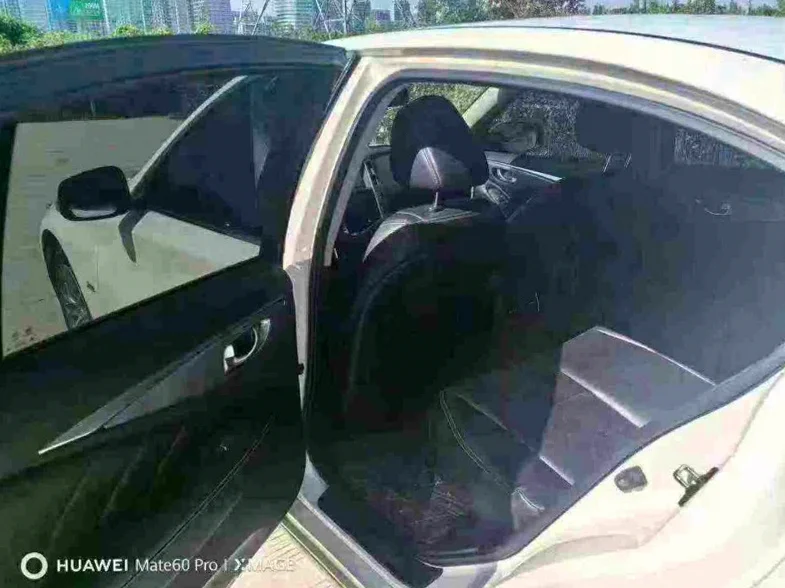 英菲尼迪Q50L 后面外观二