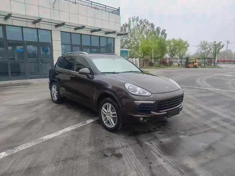 保时捷卡宴 正面外观三