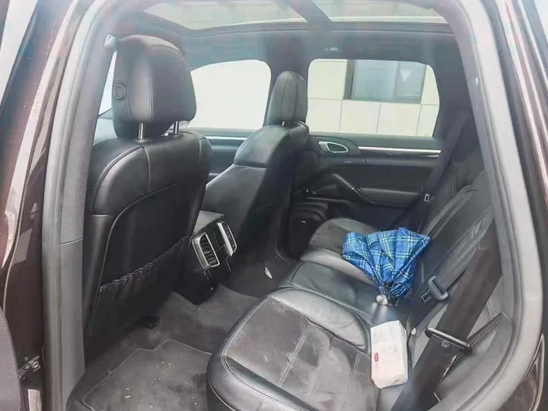 保时捷卡宴 后面外观二