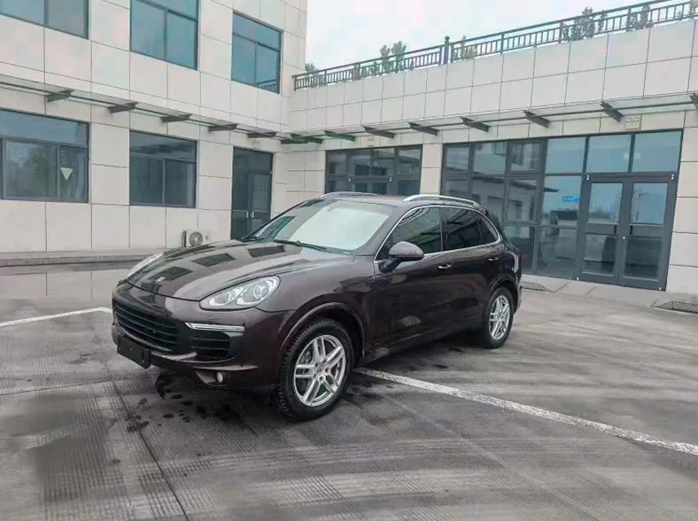 保时捷卡宴 正面外观二