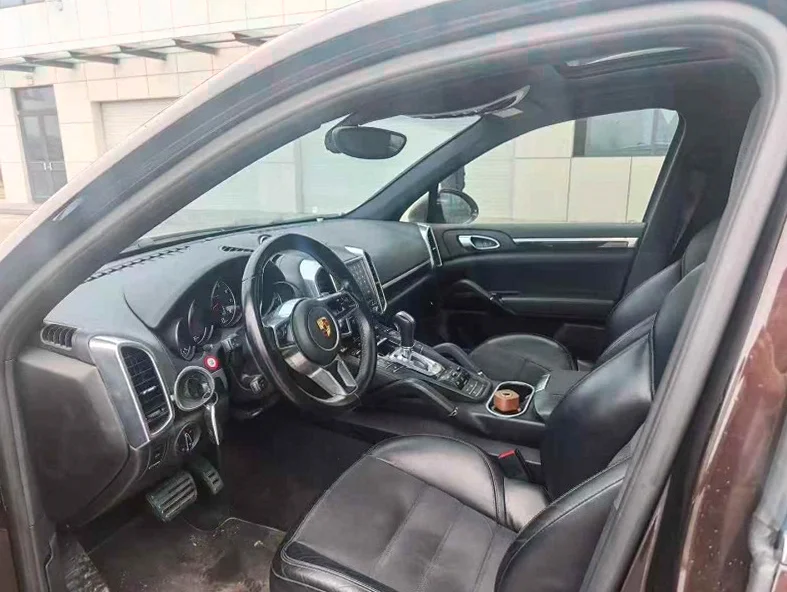 保时捷卡宴 后面外观三