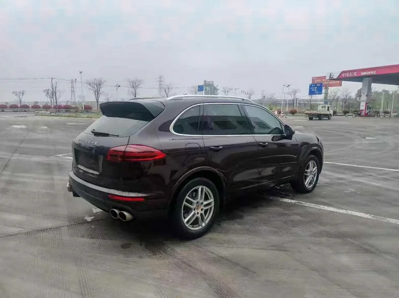 保时捷卡宴 驾驶室