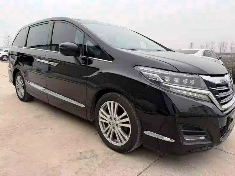 本田艾力绅 正面外观二