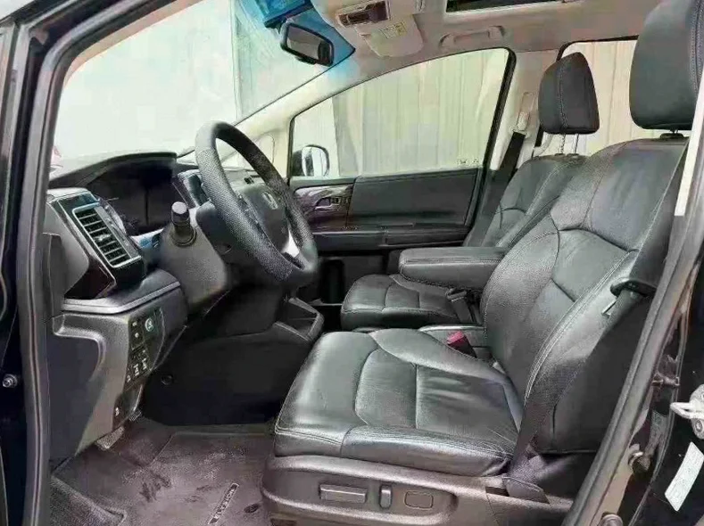 本田艾力绅 后面外观二