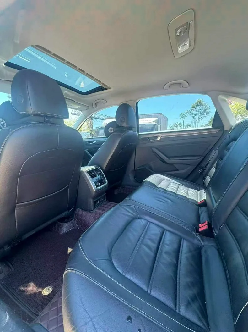 大众帕萨特 后面外观三