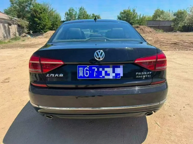 大众帕萨特 驾驶室